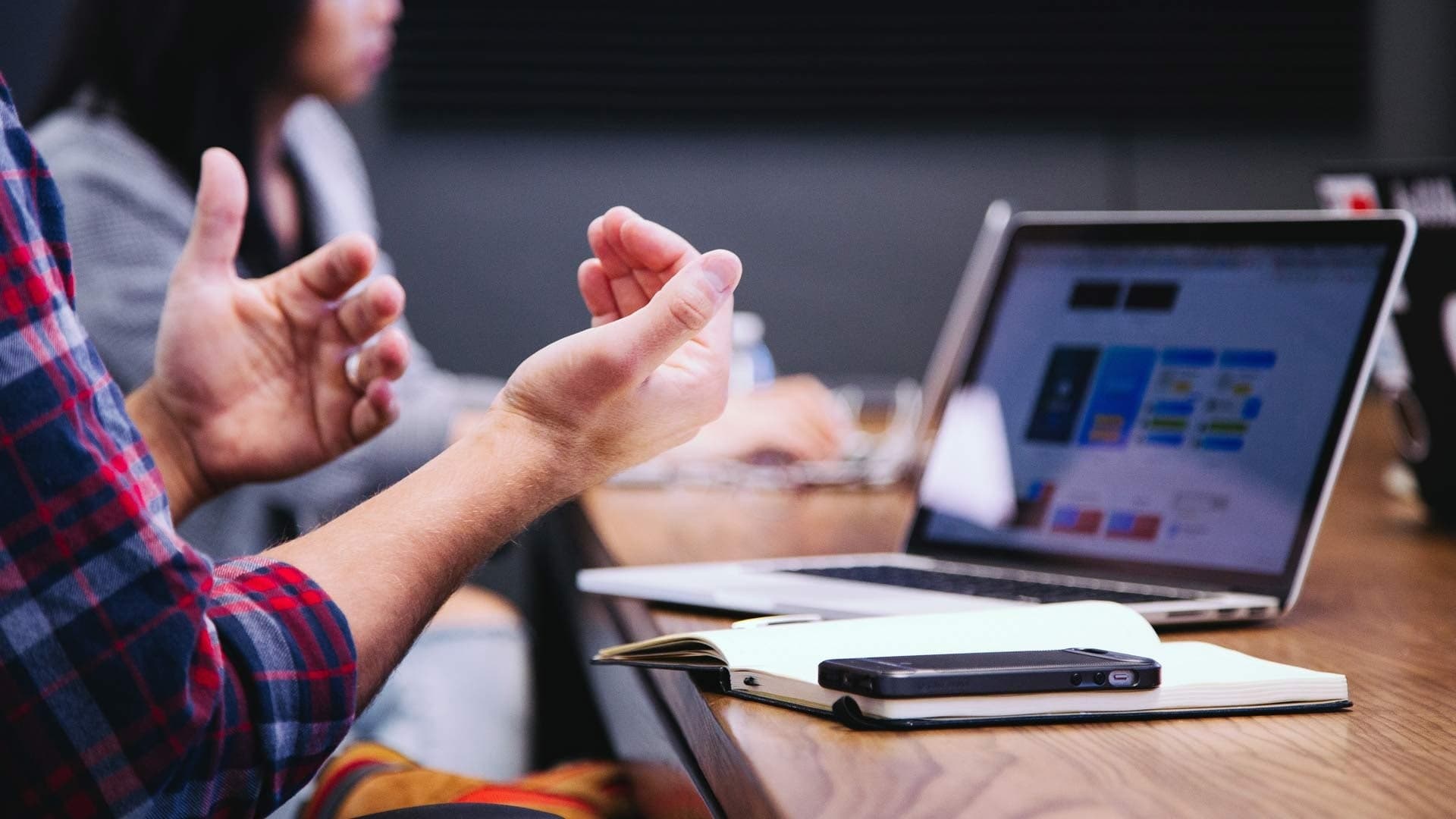4 Tips for Becoming an Awesome Mid-Level Manager