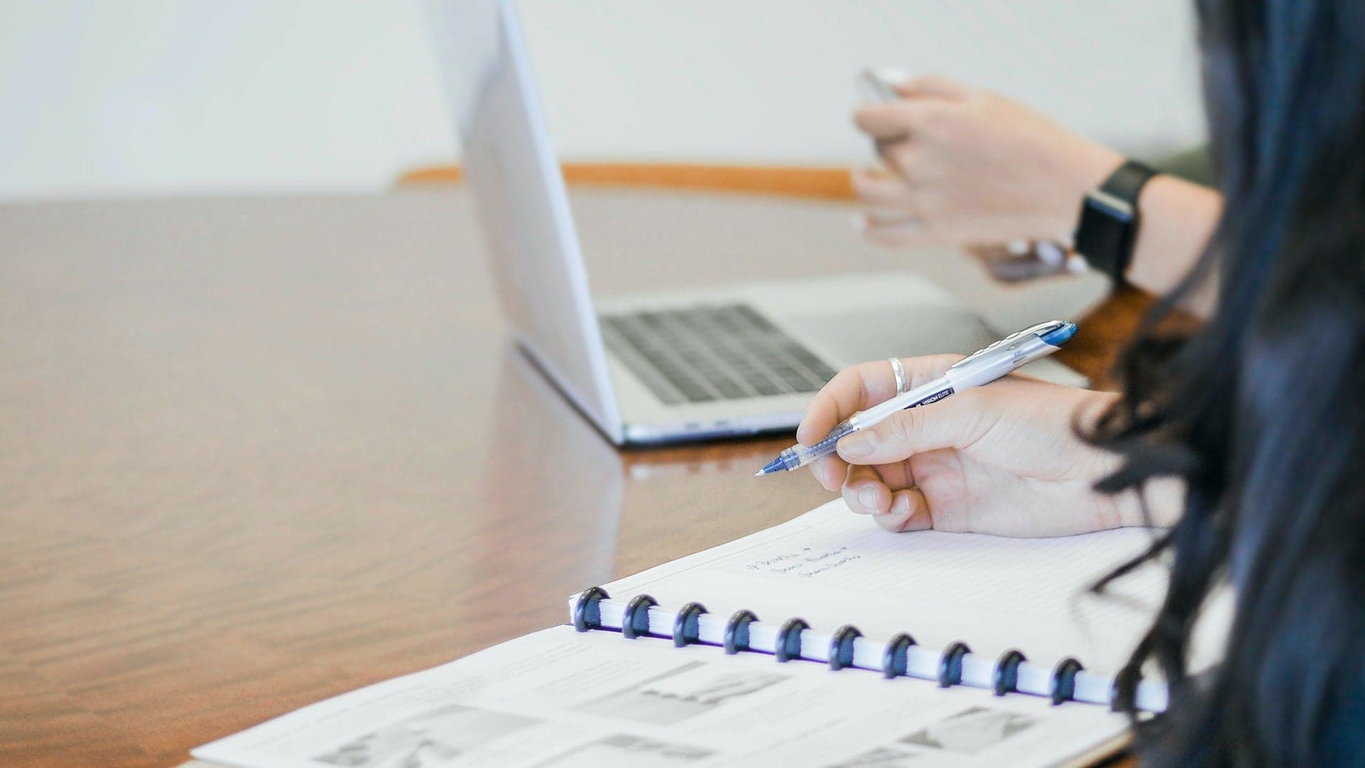 Choosing a Marketing Partner: When to Hire a Marketing Agency or Consultant